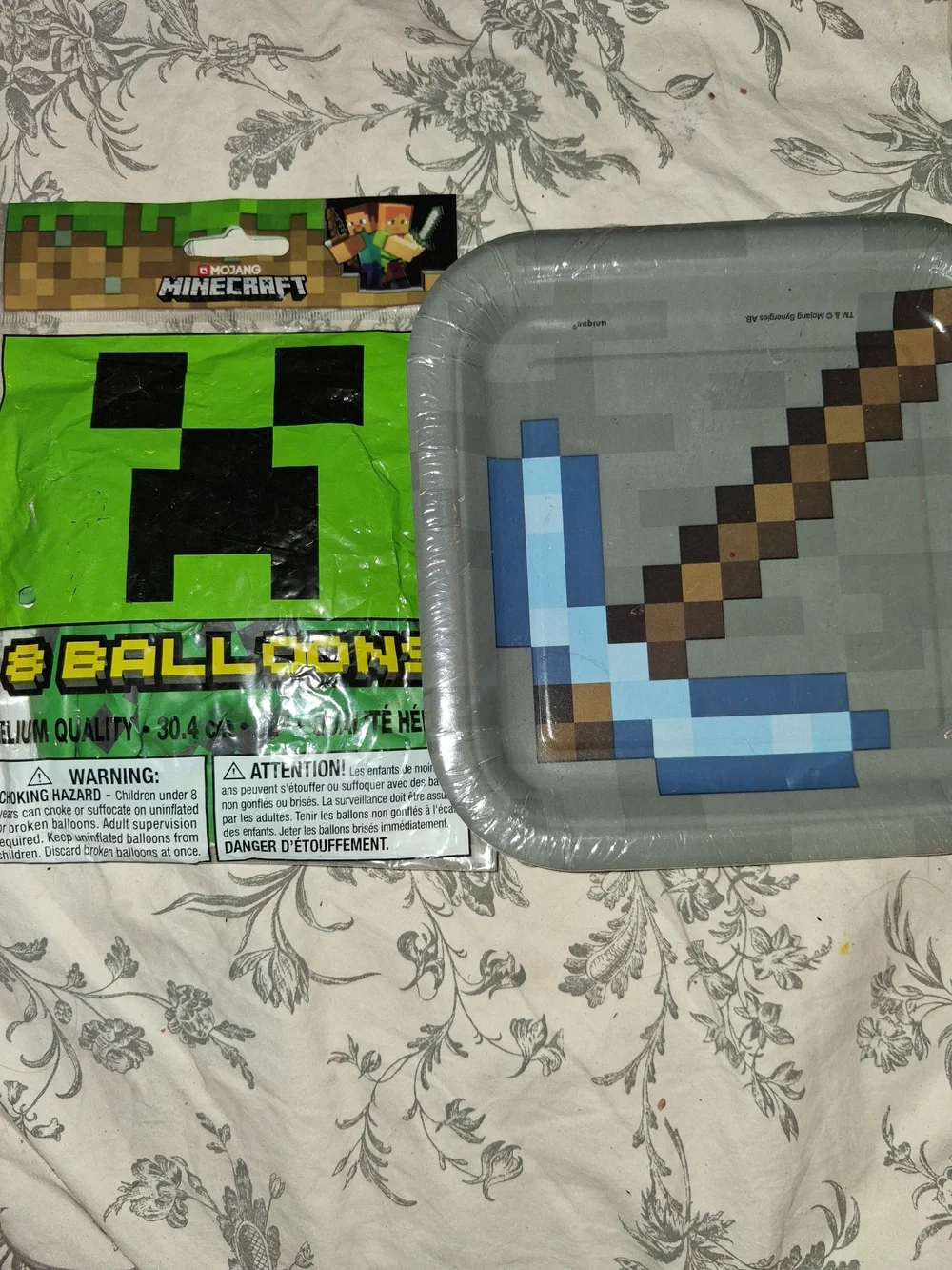 Minecraft Green Creeper Party Tableware Set - Themed Disposable Plates & Napkins